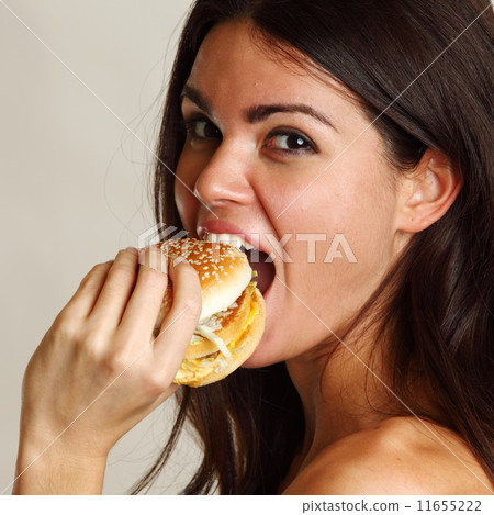 woman eat burger 11655222