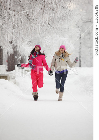 run by alley 11656288