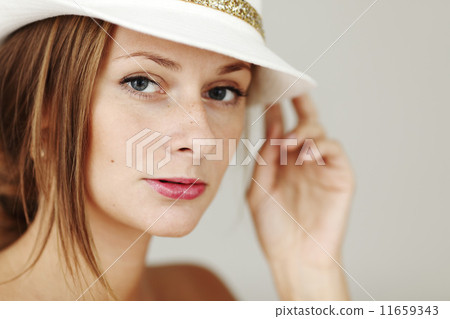 woman studio portrait 11659343