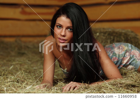 woman on hay 11660958