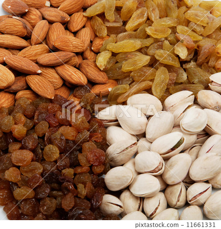 Nut-raisin mix. Almond and pistachio nuts and raisins. 11661331