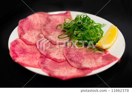 Grilled meat tongue Grilled meat tongue 11662378