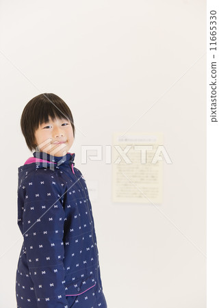 Girls to appreciate at museums Girls to appreciate at museums 11665330