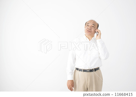Mature smartphone conversation Mature smartphone conversation 11668415