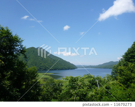 秋元湖在夏天 秋元湖在夏天 11670273
