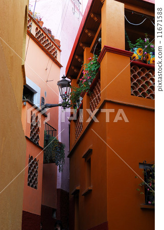 Mexico Guanajuato kissing pathway balcony Mexico Guanajuato kissing pathway balcony 11671588