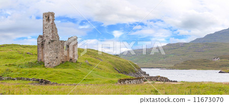 Ruins of an old castle 11673070