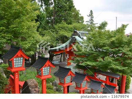 Sanko Inari shrine entrance 11679974