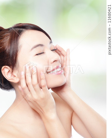 Relax woman closed eyes 11680421