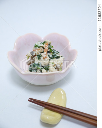 Household food white 11682704