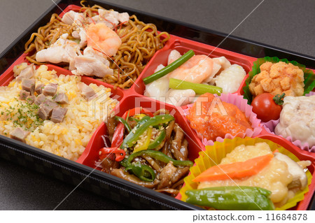 Delicious Chinese box lunch 11684878