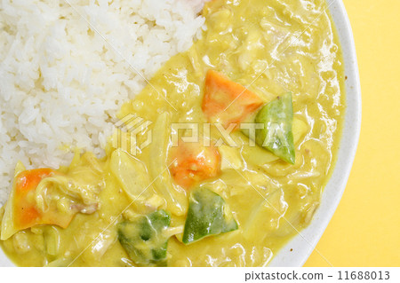 Curry and rice  11688013