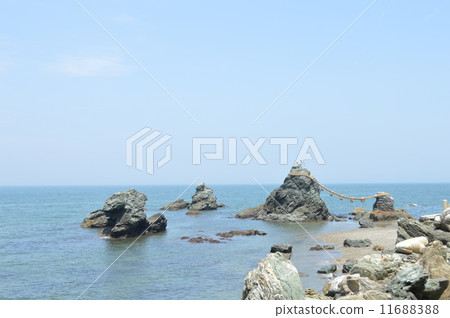 Futami Kodama Shrine couple rock 11688388