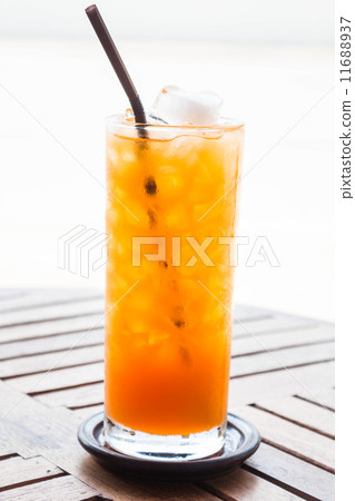 Full glass of fresh iced orange juice 11688937