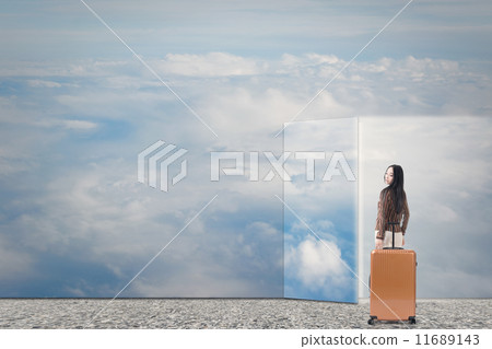 Dream to travel 11689143