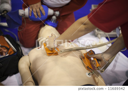 Cpr training 11689342