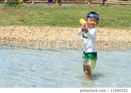 嬰兒玩水槍（4歲兒童） 11690781