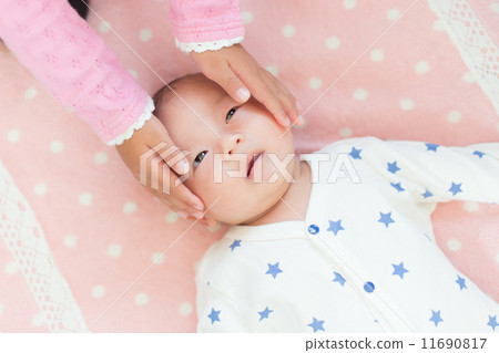 兄弟姐妹2個月大的寶寶 兄弟姐妹2個月大的寶寶 11690817