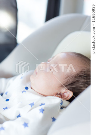 2 month old baby child seat 11690959