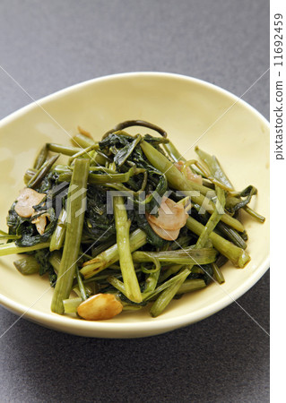 Stir-fry the aircraft cooked with garlic 11692459