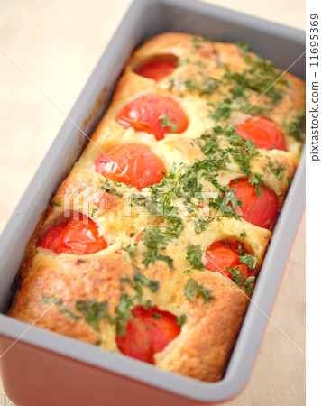 Freshly baked! Cake Sale of ham and petit tomato Freshly baked! Cake Sale of ham and petit tomato 11695369