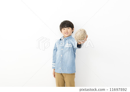 Elementary school boy Dinosaur egg Elementary school boy Dinosaur egg 11697892