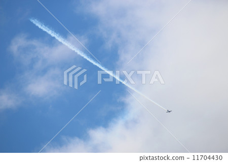 Sky and sky 11704430