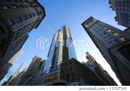 [New York] Image looking up at the skyscraper's building street [around 8th Avenue] 033 11707565