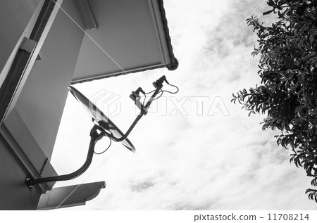 satelite is attached to the wall of the house 11708214