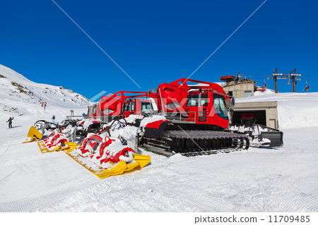 Machines for skiing slope preparations at Bad Hofgastein - Austr Machines for skiing slope preparations at Bad Hofgastein - Austr 11709485