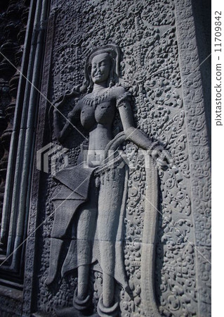 Relief statue of the Cambodian Angkor Wat site Relief statue of the Cambodian Angkor Wat site 11709842