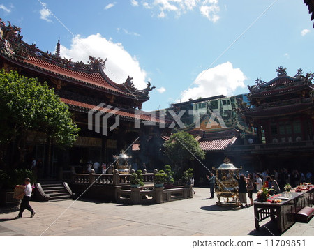 Taipei Longshan Temple Taipei Longshan Temple 11709851