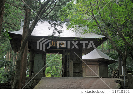 [Shikoku 88 Temples] No. 20 Kakurinji temple gate and deep greenery Katsuura-cho, Katsuura-gun, Tokushima Prefecture 11710101