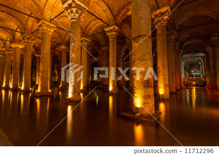 Basilica Cistern 11712296