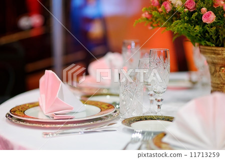 Table setting for an event party Table setting for an event party 11713259