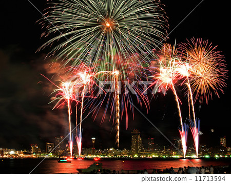 Minato Kobe beach firework display Minato Kobe beach firework display 11713594