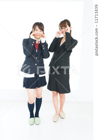 School girls and teachers School girls and teachers 11713839