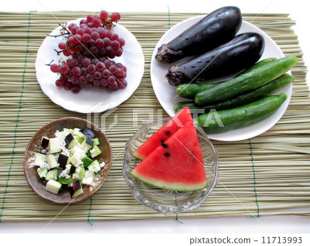 Makoto (Makomo) laying on the Bon Festival of Bon Festival and Son of Water and Summer Vegetables and Fruits of the Present The seasonal vegetables and fruit of an offering thing 11713993