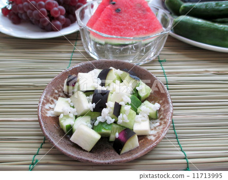 Makoto（Makomo）鋪設盂蘭盆節的節日和水和夏天的蔬菜和水果的兒子現在的季節性蔬菜和水果 11713995