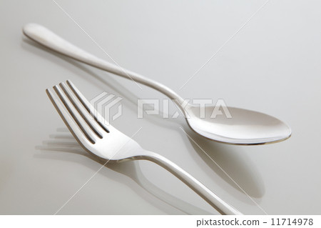 Silver metal fork and spoon 11714978