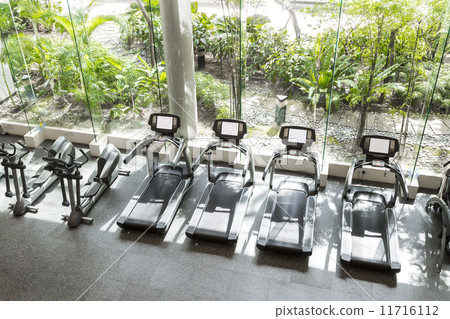 Gym 11716112