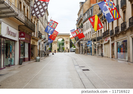 The Guillaume gate on Darcy square in Dijon 11716922