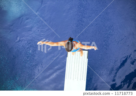 Springboard diving 11718773