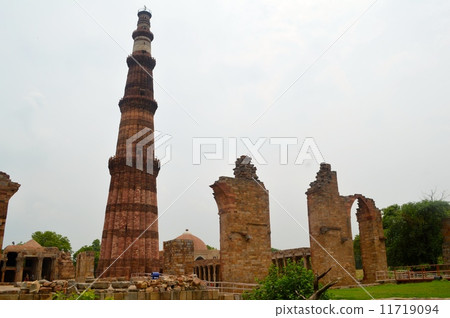 Qutub Minar 11719094