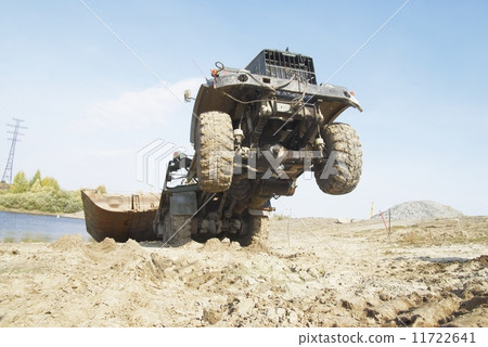 Disassembly of pontoon bridge Disassembly of pontoon bridge 11722641