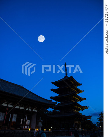 滿月和Kofuku-ji 5層塔 11723477
