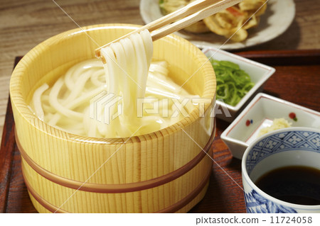 Udon noodle with fried noodles 11724058