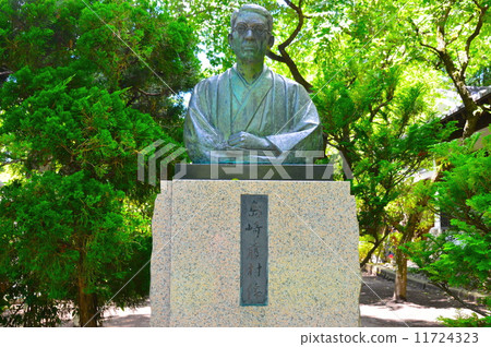 Shimazaki Fujimura的半身像(Komoro城堡/ Komoro City Ding Nagano Prefecture) Shimazaki Fujimura的半身像(Komoro城堡/ Komoro City Ding Nagano Prefecture) 11724323