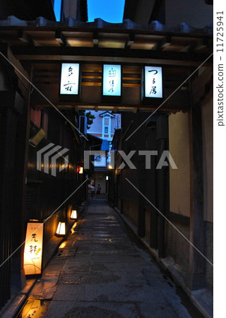 Kyoto · Gai back lane alley (Kyoto shi Higashiyama ku) 11725941