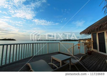 Early morning water cottage Early morning water cottage 11728669